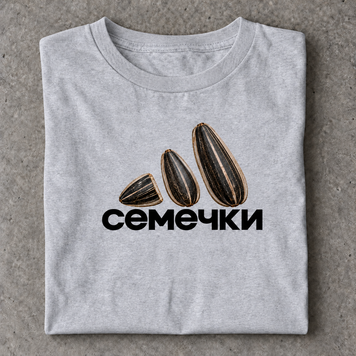 Slavikstyle cemechki-shirt – Sport Grey – Mockup auf Beton