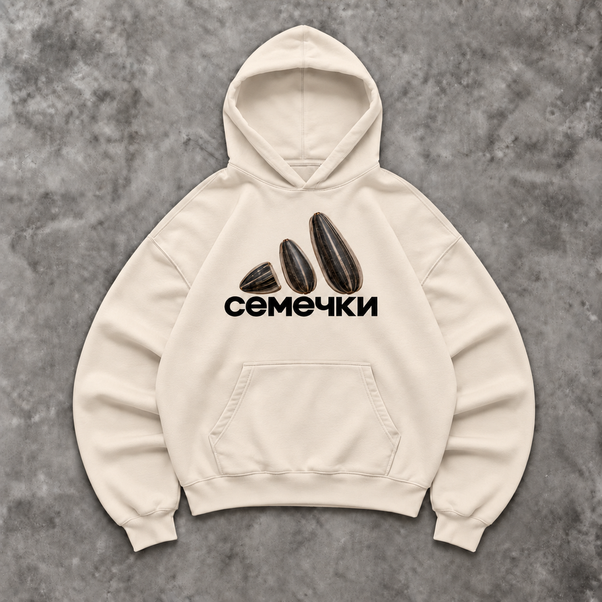 Slavikstyle chemeki-hoodie – Beige – Mockup auf Beton