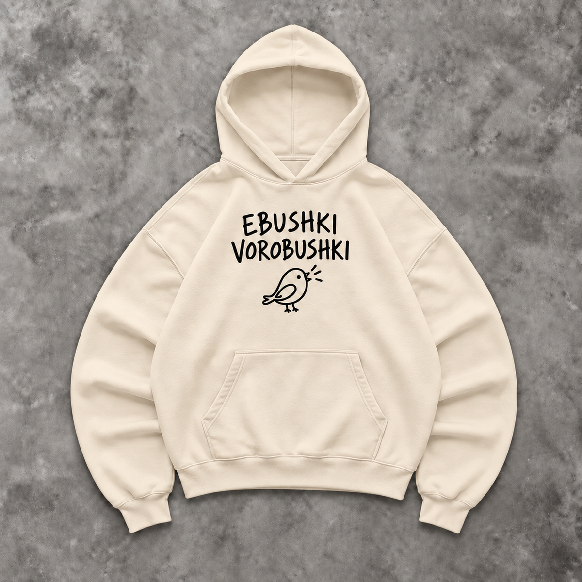 Slavikstyle vorobushki-hoodie – Beige – Mockup auf Beton