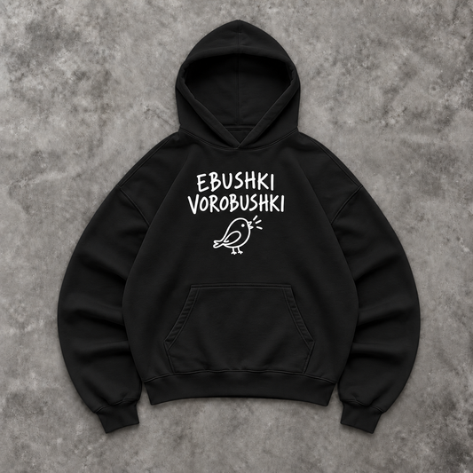 Slavikstyle vorobushki-hoodie – Schwarz – Mockup auf Beton