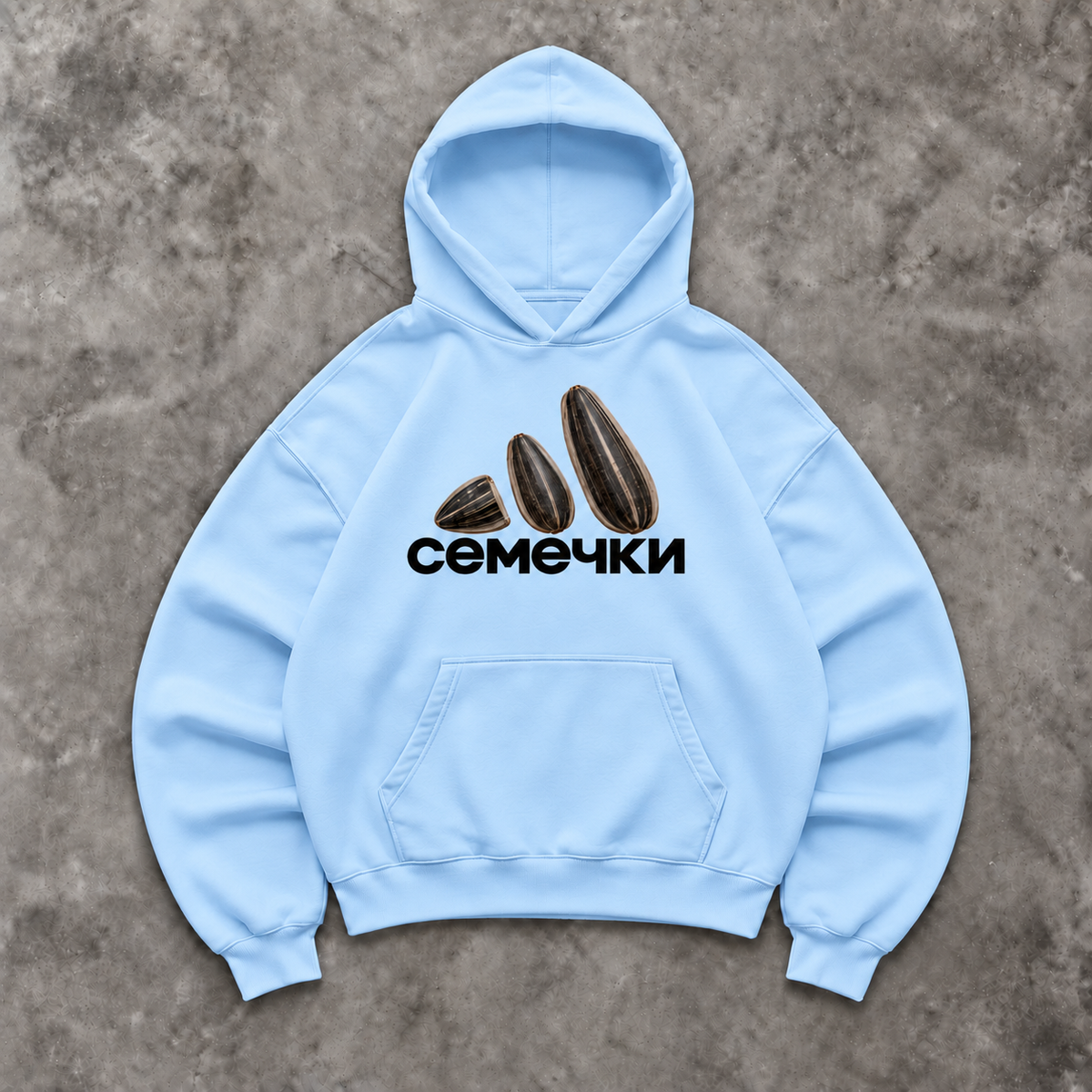 Slavikstyle chemeki-hoodie – Babyblau – Mockup auf Beton