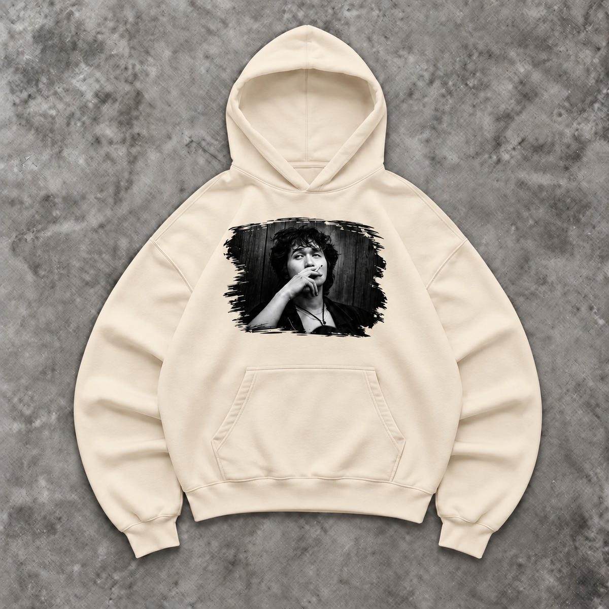 Slavikstyle coy-hoodie – Beige – Mockup auf Beton