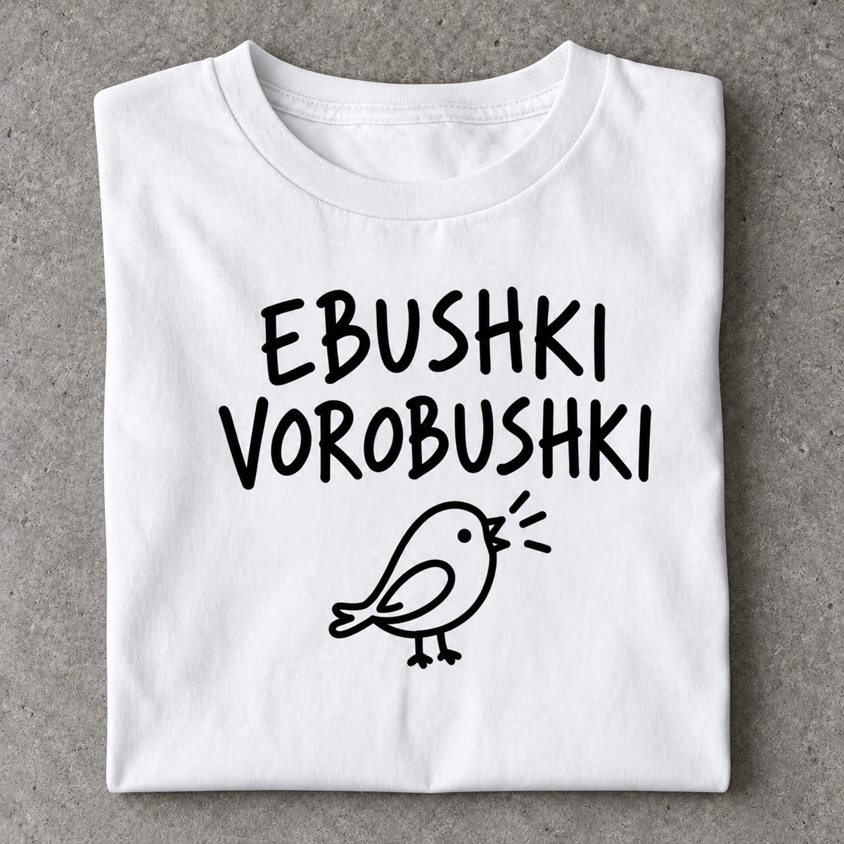 Slavikstyle vorobushki T-Shirt – Weiß – Flatlay auf Beton